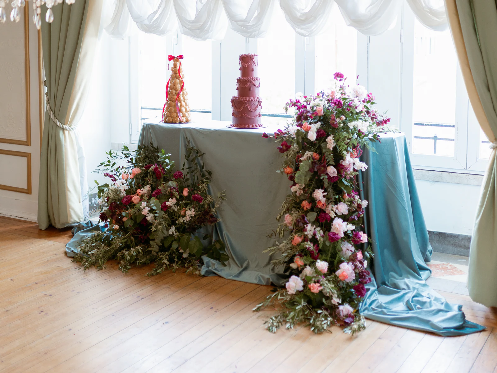 Evento com mesa e decoração Flor & Pão