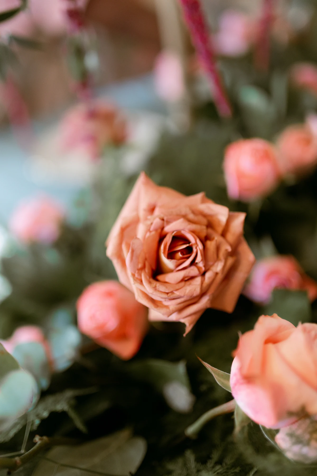 Detalhes florais de um evento Flor & Pão